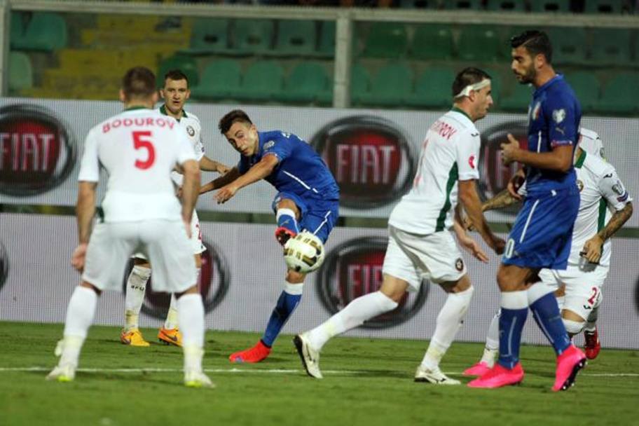 L&#39;Italia non ne risente: El Shaarawy sfiora ripetutamente il raddoppio. Ansa